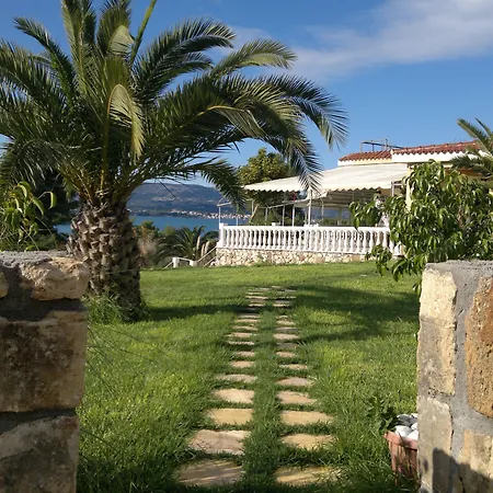 Oskars & 4* Lassi (Kefalonia)