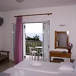 Ξενοδοχείο με διαμερίσματα Oskars & Λάσση