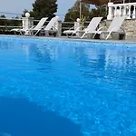 Ξενοδοχείο με διαμερίσματα Oskars &