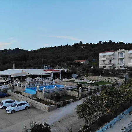 Aparthotel Oskars & 4*