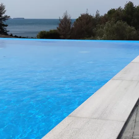 Oskars & 4* Lassi (Kefalonia)