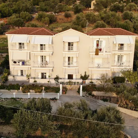 Oskars & 4* Lassi (Kefalonia)