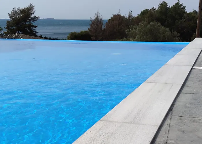 Oskars & 4* Lassi (Kefalonia)