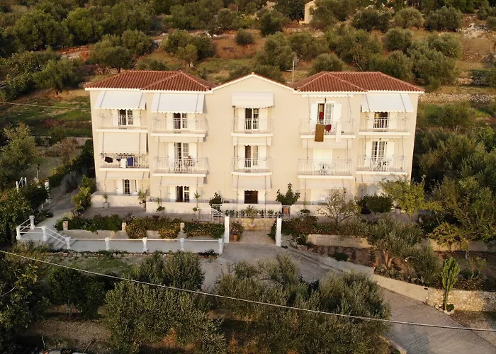 Oskars & 4* Lassi (Kefalonia)